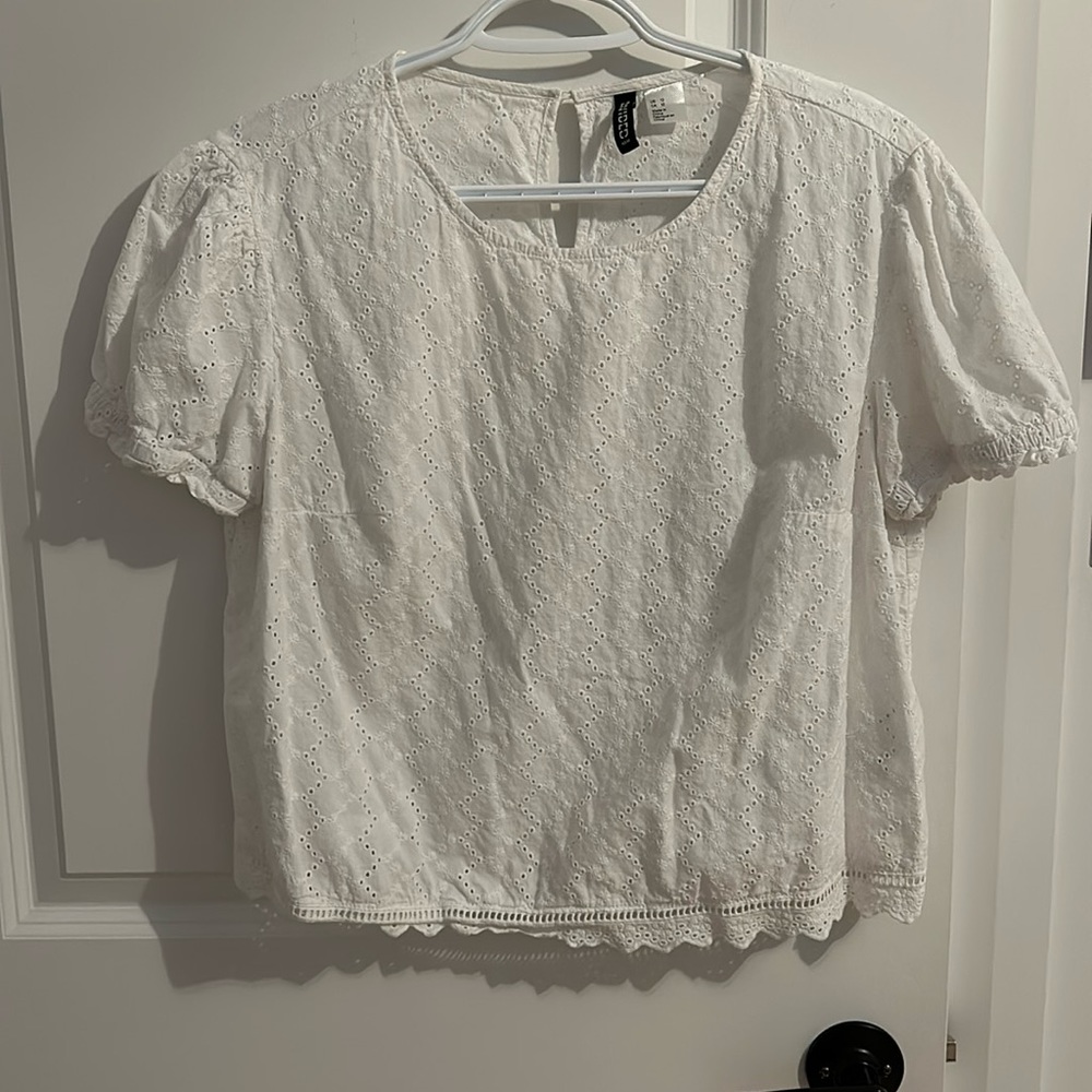 Broderie anglaise tee